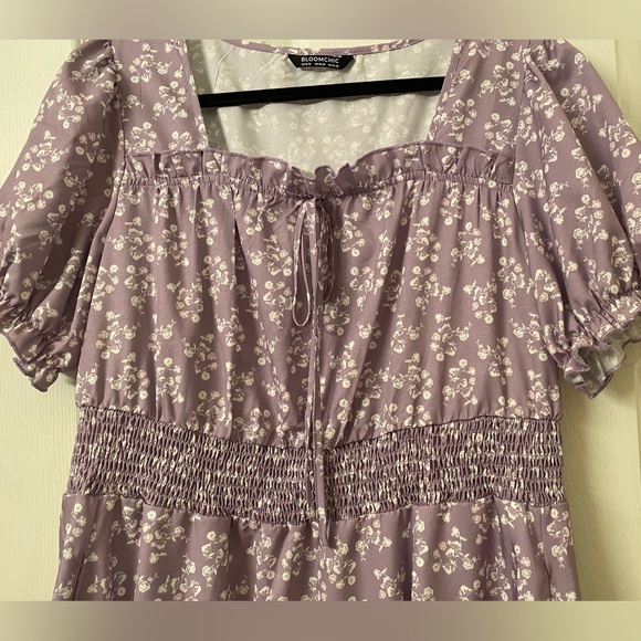 Women’s Dress - Picture 2 of 4